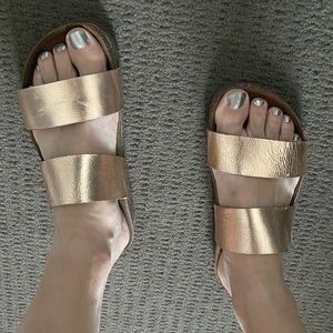GUC SIZE 6 DOUBLE STRAP ROSE GOLD COMFORT SANDAL